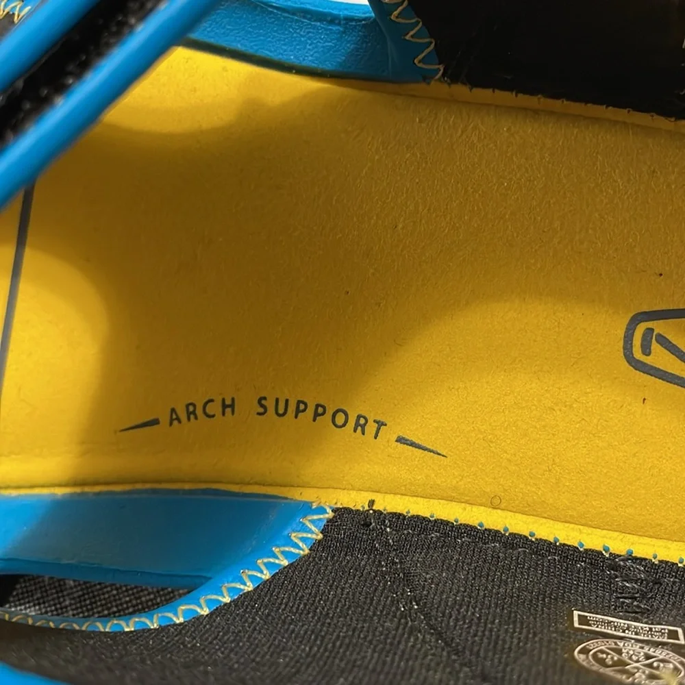 KEEN Knotch River Outdoor Water Shoe Sandal 2 Strap Waterproof Boys 6 Blue Black